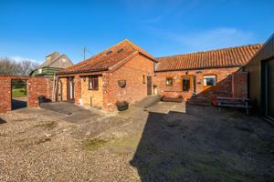 Holiday Accommodation- click for photo gallery